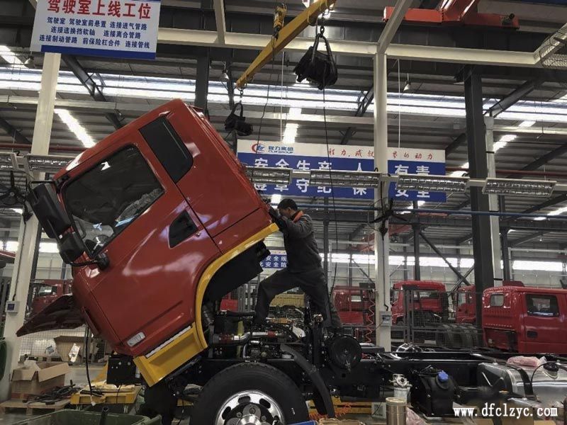 湖北程力專用汽車有限公司生產(chǎn)車間