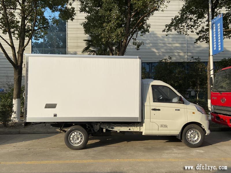 程力集團國六福田祥菱冷藏車正右側