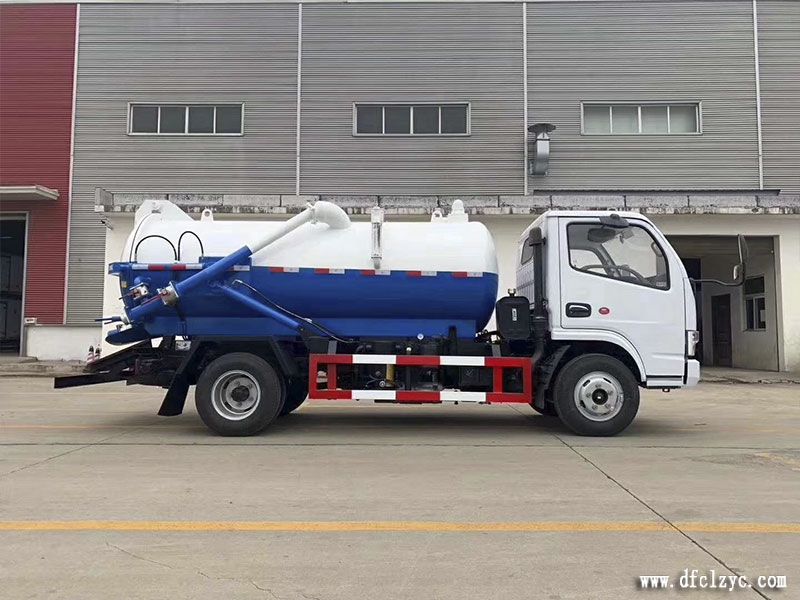 湖北程力集團(tuán)4方東風(fēng)小多利卡吸污車