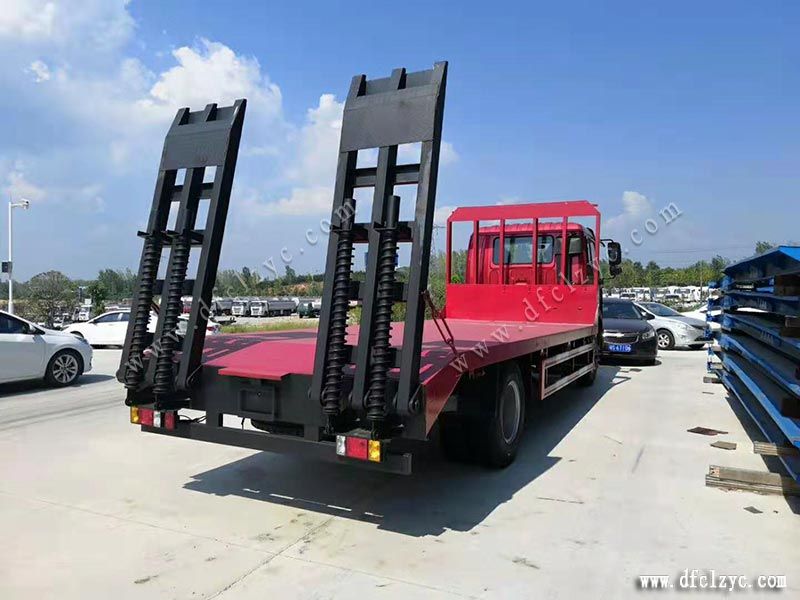 湖北程力集團(tuán)福田平板運(yùn)輸車(chē)