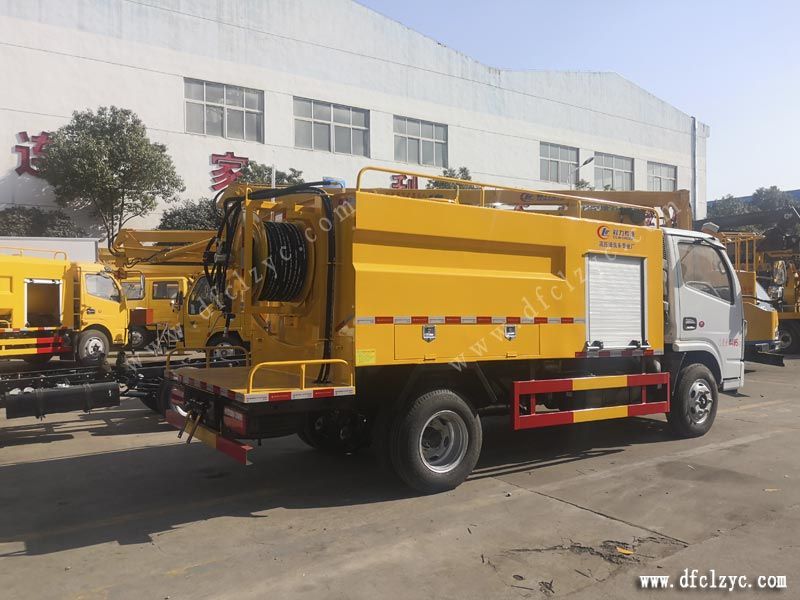 湖北程力國(guó)六藍(lán)牌東風(fēng)小多利卡高壓清洗車(chē)