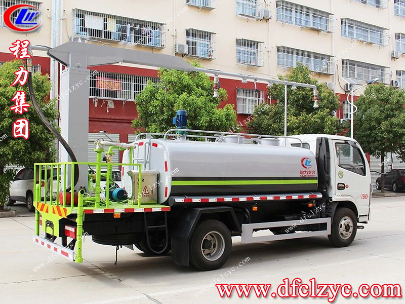 程力集團(tuán)車(chē)輛通過(guò)消毒車(chē) 程力集團(tuán)車(chē)輛通過(guò)消毒車(chē)