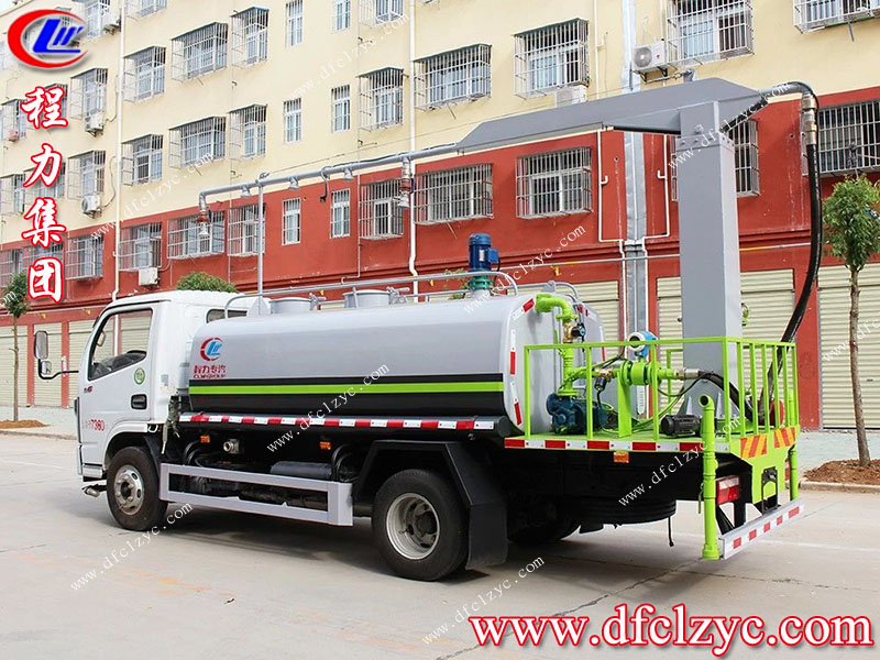 程力集團(tuán)車(chē)輛通過(guò)消毒車(chē) 程力集團(tuán)車(chē)輛通過(guò)消毒車(chē)